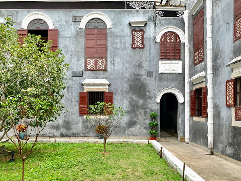 Mandarin's House Entry