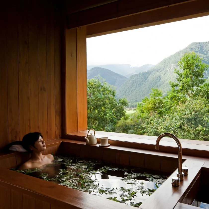 Traditional hot stone bath